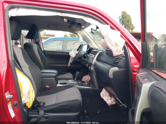 2017 TOYOTA 4RUNNER JTEBU5JR6H5447661 Photo 4