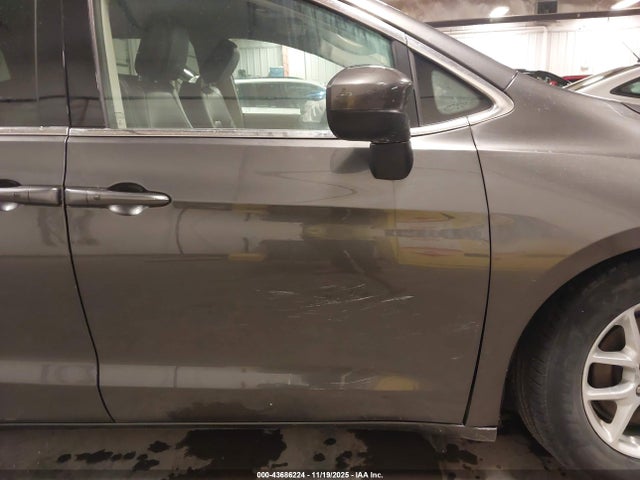 Продаж на аукціоні авто 2021 Chrysler Voyager Lxi, vin: 2C4RC1DGXMR513005, номер лоту: 43686224