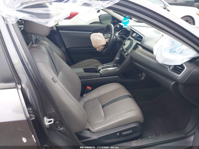 JHMFC1F93JX009554 Honda Civic Touring