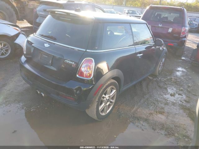 2011 MINI COOPER S WMWSV3C5XBTY11998 Photo 3