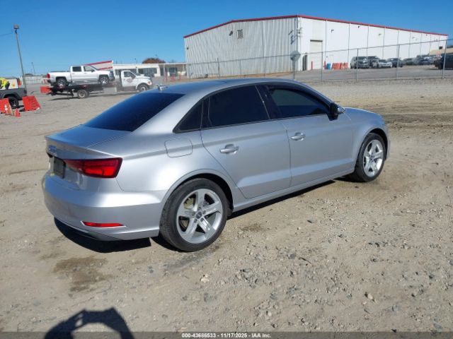 2018 AUDI A3 WAUAUHFF0J1056161 Photo 3