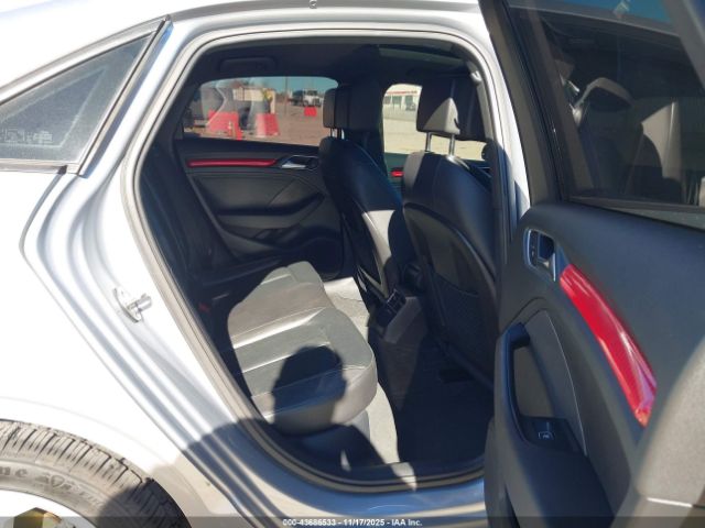 2018 AUDI A3 WAUAUHFF0J1056161 Photo 7