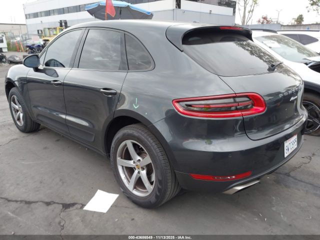 2018 PORSCHE MACAN WP1AA2A57JLB12705 Photo 2