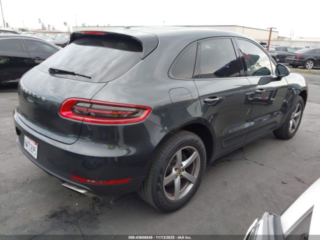 2018 PORSCHE MACAN WP1AA2A57JLB12705 Photo 3
