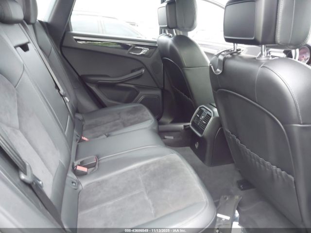 2018 PORSCHE MACAN WP1AA2A57JLB12705 Photo 7