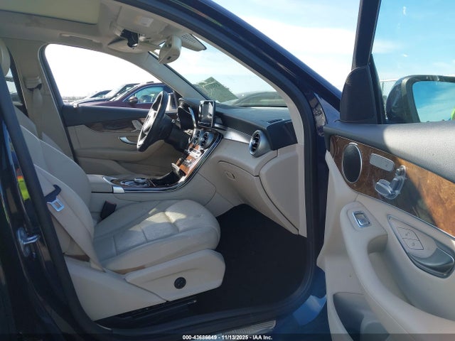 2017 MERCEDES-BENZ GLC 300 WDC0G4JBXHF132639 Photo 4