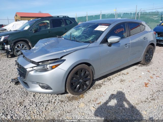 2018 MAZDA MAZDA3 3MZBN1M32JM220949 Photo 1