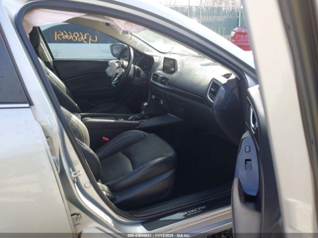 2018 MAZDA MAZDA3 3MZBN1M32JM220949 Photo 4