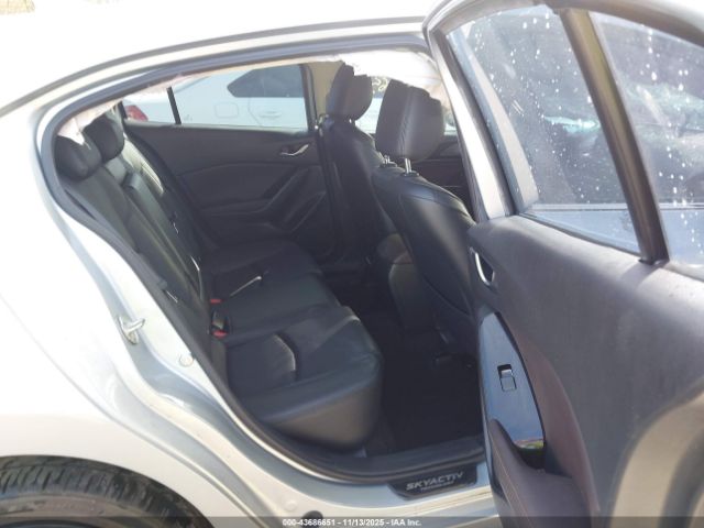 2018 MAZDA MAZDA3 3MZBN1M32JM220949 Photo 7