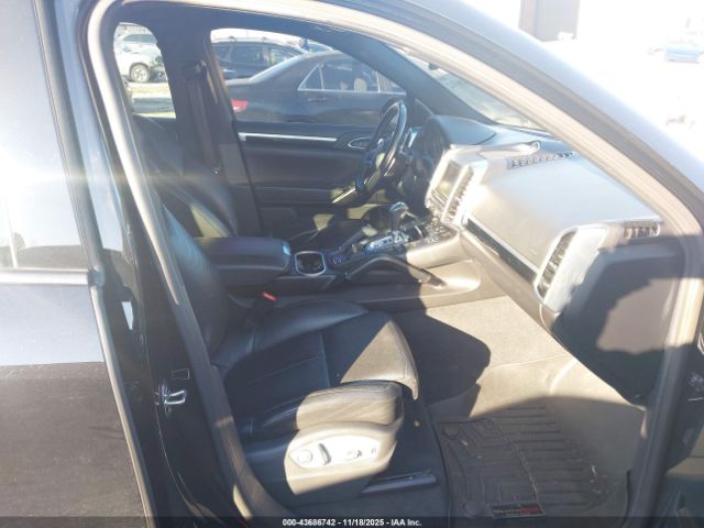 2016 PORSCHE CAYENNE WP1AA2A28GKA37999 Photo 4