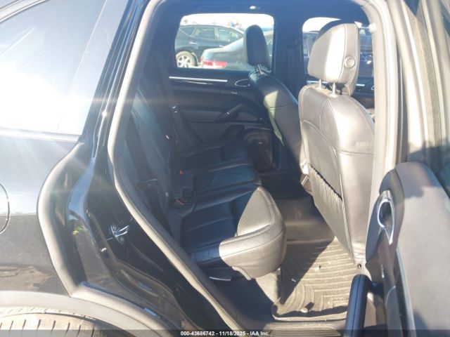 2016 PORSCHE CAYENNE WP1AA2A28GKA37999 Photo 7