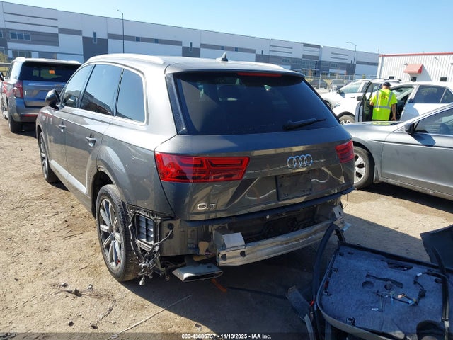 2019 AUDI Q7 WA1AHAF7XKD020995 Photo 2