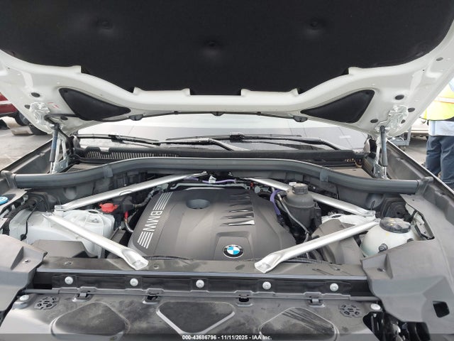 5UX13EU0XS9Y73481 BMW X5 Sdrive40i