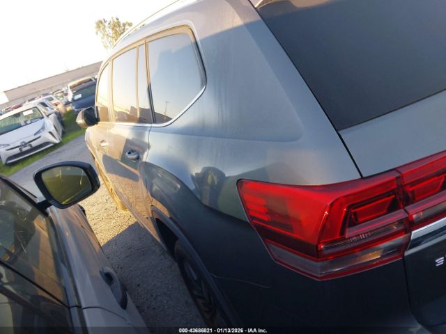 2018 VOLKSWAGEN ATLAS 1V2FR2CA7JC579082 Photo 2