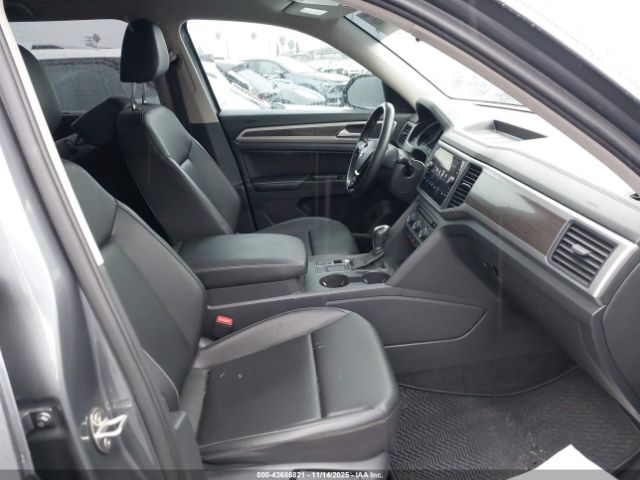 2018 VOLKSWAGEN ATLAS 1V2FR2CA7JC579082 Photo 4