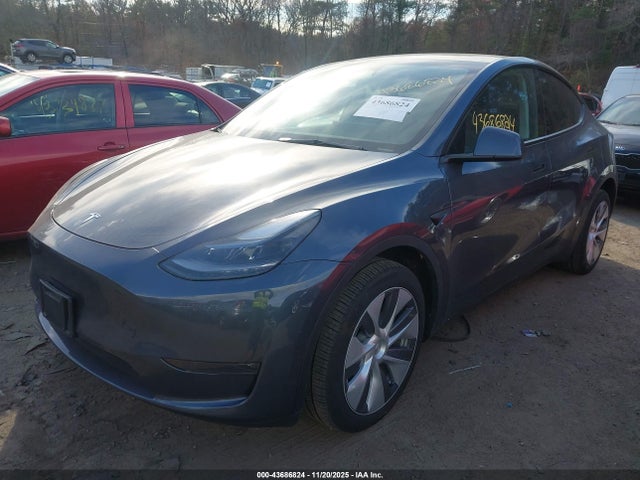 2023 TESLA MODEL Y 7SAYGDEE1PA181258 Photo 1
