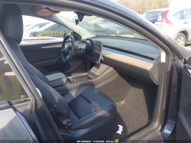 2023 TESLA MODEL Y 7SAYGDEE1PA181258 Photo 4