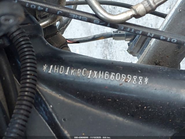 2017 HARLEY-DAVIDSON FLHXS 1HD1KRC1XHB609988 Photo 9