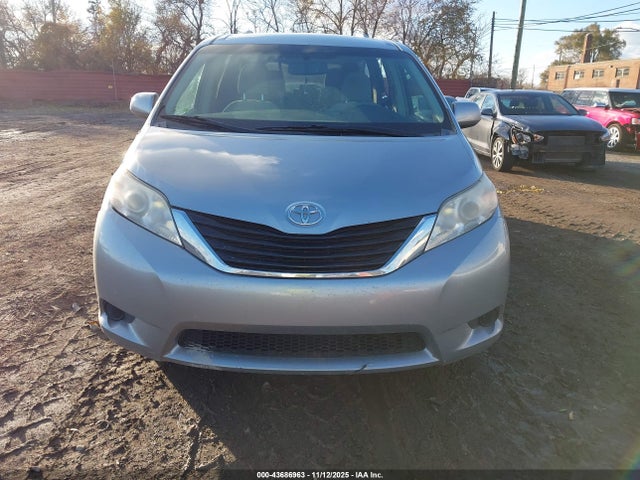 Продаж на аукціоні авто 2011 Toyota Sienna Le V6, vin: 5TDKK3DC8BS124462, номер лоту: 43686963