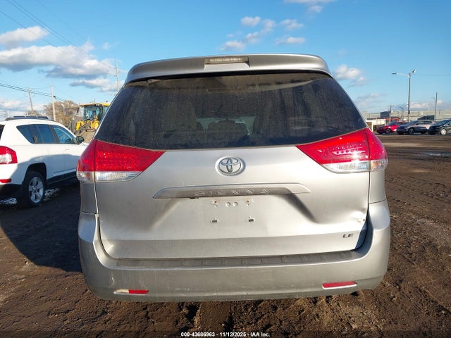 Продаж на аукціоні авто 2011 Toyota Sienna Le V6, vin: 5TDKK3DC8BS124462, номер лоту: 43686963