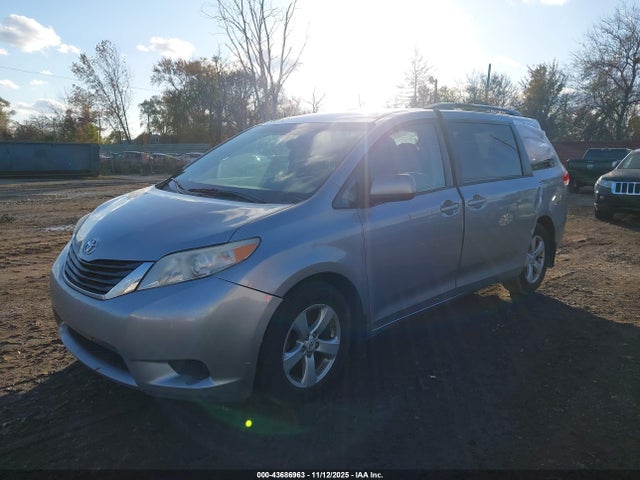 Продаж на аукціоні авто 2011 Toyota Sienna Le V6, vin: 5TDKK3DC8BS124462, номер лоту: 43686963