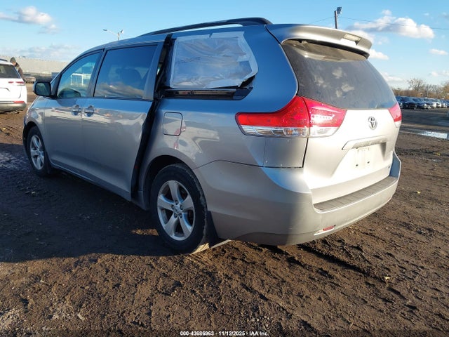 Продаж на аукціоні авто 2011 Toyota Sienna Le V6, vin: 5TDKK3DC8BS124462, номер лоту: 43686963