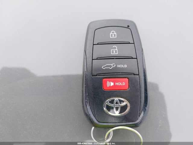 Toyota Corolla Cross Xle 2023 7MUDAAAG5PV071448 Image 11