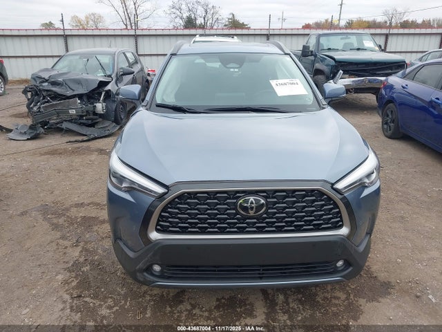 Toyota Corolla Cross Xle 2023 7MUDAAAG5PV071448 Image 12