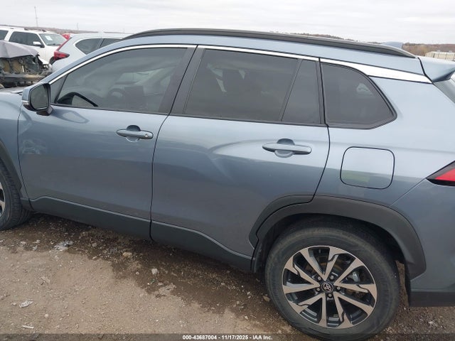 Toyota Corolla Cross Xle 2023 7MUDAAAG5PV071448 Image 14