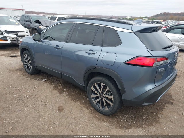 Toyota Corolla Cross Xle 2023 7MUDAAAG5PV071448 Image 3