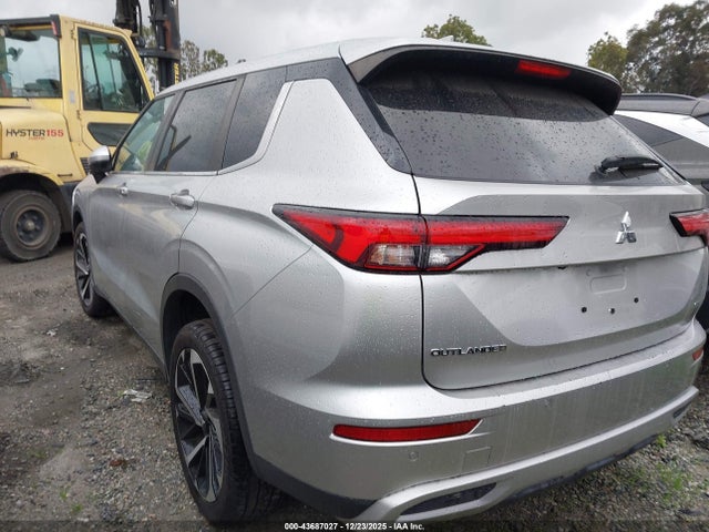 2022 MITSUBISHI OUTLANDER JA4J4UA88NZ045009 Photo 2