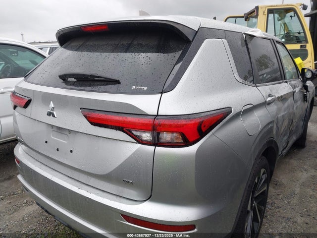 2022 MITSUBISHI OUTLANDER JA4J4UA88NZ045009 Photo 3