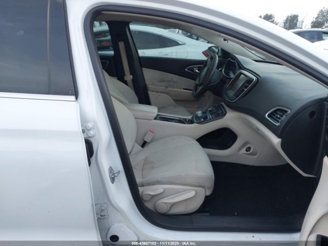 2015 CHRYSLER 200 1C3CCCAB3FN627443 Photo 4