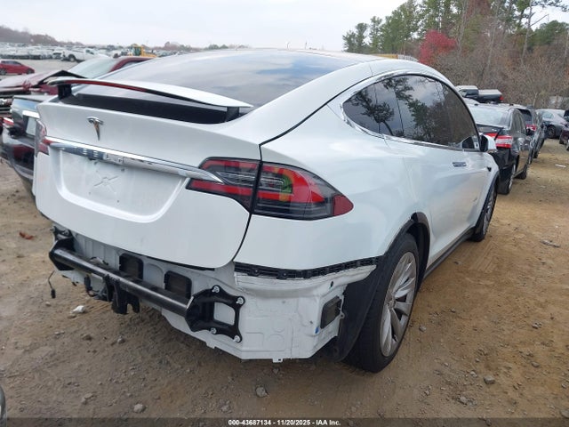 2017 TESLA MODEL X 5YJXCDE21HF044738 Photo 3