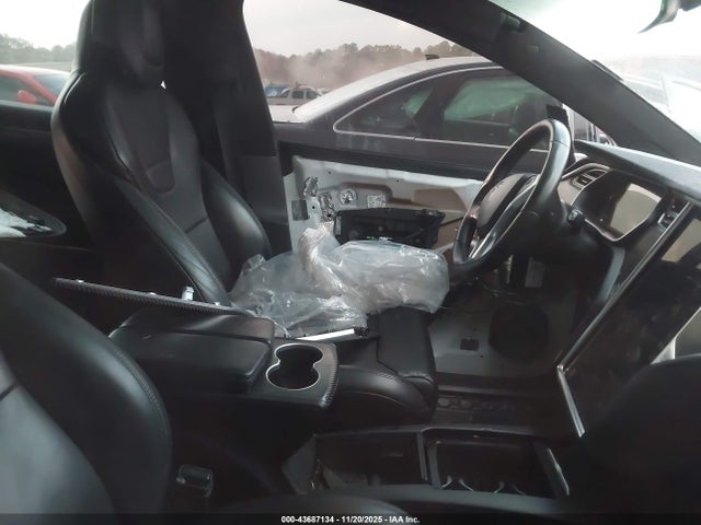 2017 TESLA MODEL X 5YJXCDE21HF044738 Photo 4