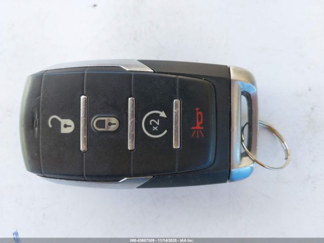 2020 RAM 1500 1C6SRFFT1LN252048 Photo 10