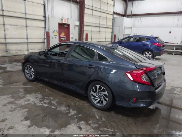 2018 HONDA CIVIC 2HGFC2F7XJH511358 Photo 2