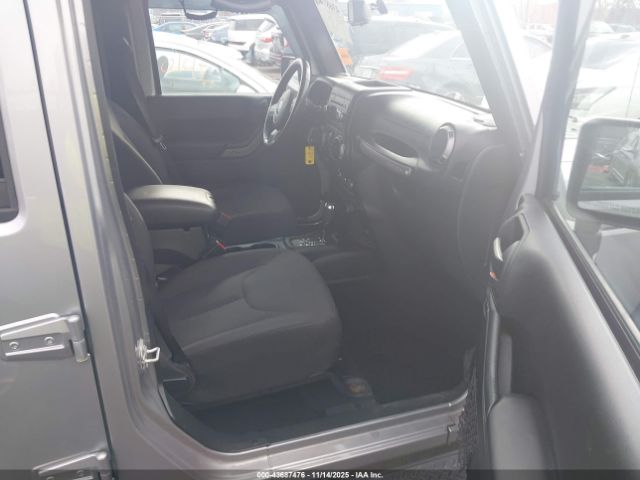 2018 JEEP WRANGLER JK UNLIMITED 1C4BJWDGXJL835930 Photo 4