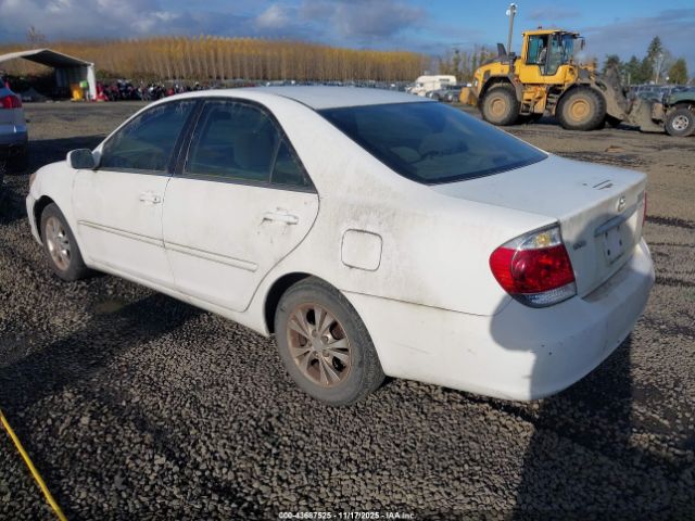 2005 TOYOTA CAMRY 4T1BF30K35U095398 Photo 2