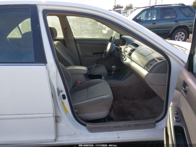 2005 TOYOTA CAMRY 4T1BF30K35U095398 Photo 4