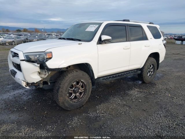 2020 TOYOTA 4RUNNER JTEBU5JRXL5789932 Photo 1