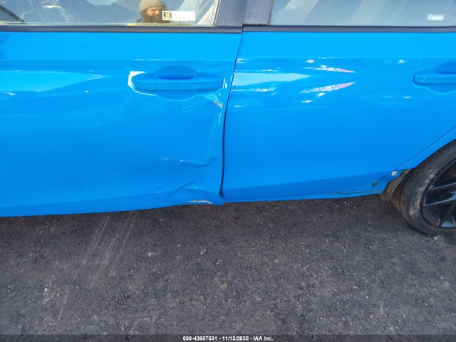 43687581 :رقم المزاد ، 19XFL2G82PE002102 vin ، 2023 Honda Civic Sport مزاد بيع