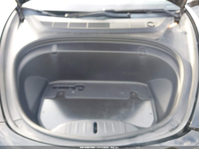 2019 TESLA MODEL 3 5YJ3E1EA5KF323938 Photo 9