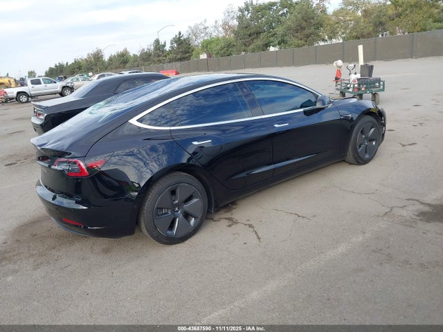 2019 TESLA MODEL 3 5YJ3E1EA5KF323938 Photo 3