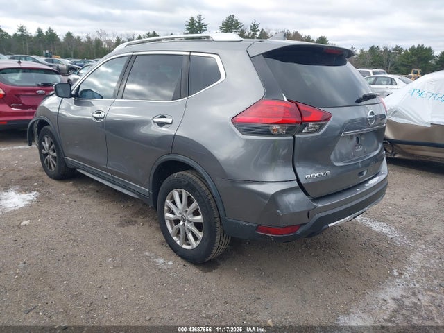 2017 NISSAN ROGUE KNMAT2MV1HP581931 Photo 2