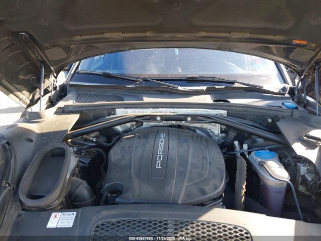 2017 PORSCHE MACAN WP1AA2A55HLB03690 Photo 9