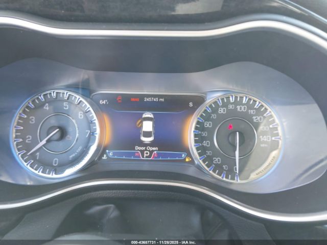 2015 CHRYSLER 200 1C3CCCCB8FN618900 Photo 6