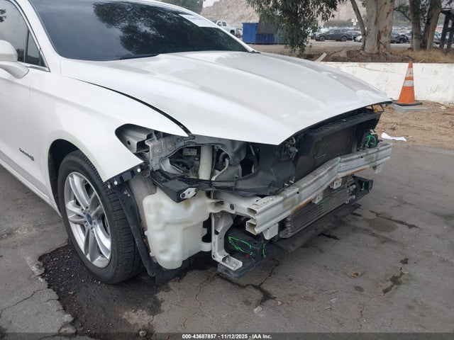 Ford Fusion Hybrid Titanium 2016 3FA6P0RU2GR356364 Image 6