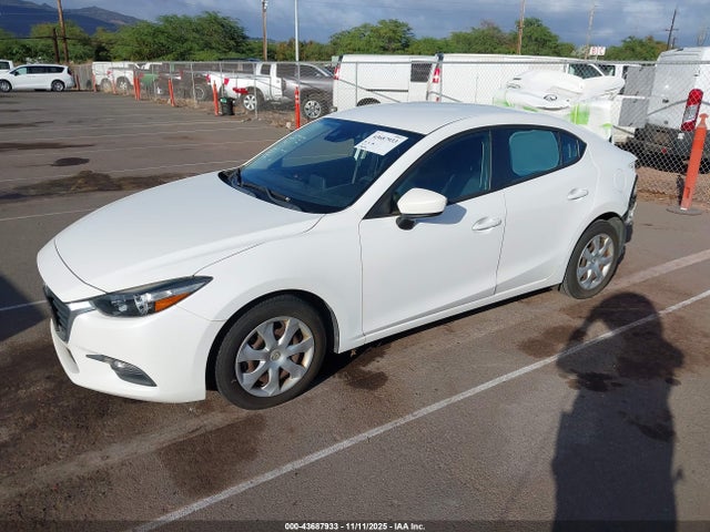 3MZBN1U70JM176100 Mazda Mazda3 Sport