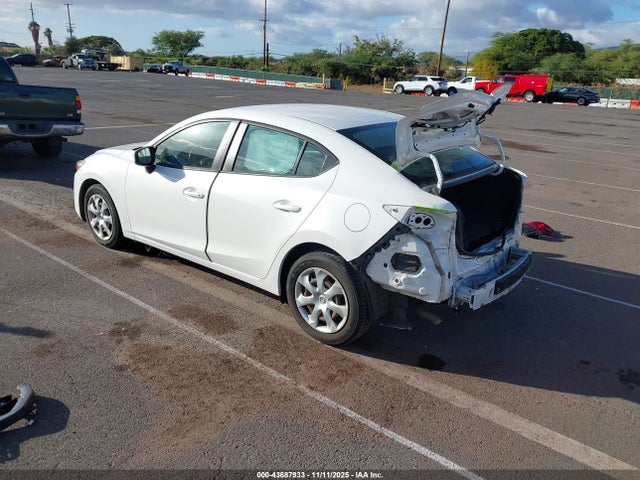 3MZBN1U70JM176100 Mazda Mazda3 Sport